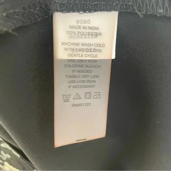 Vince Camuto Floral Metallic Sleeveless Blouse Work Top - Picture 7 of 7